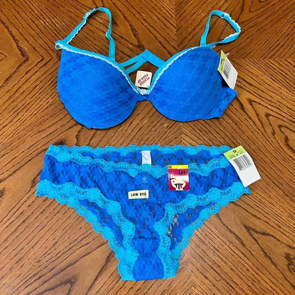 ****** Matching bra and thong ******
